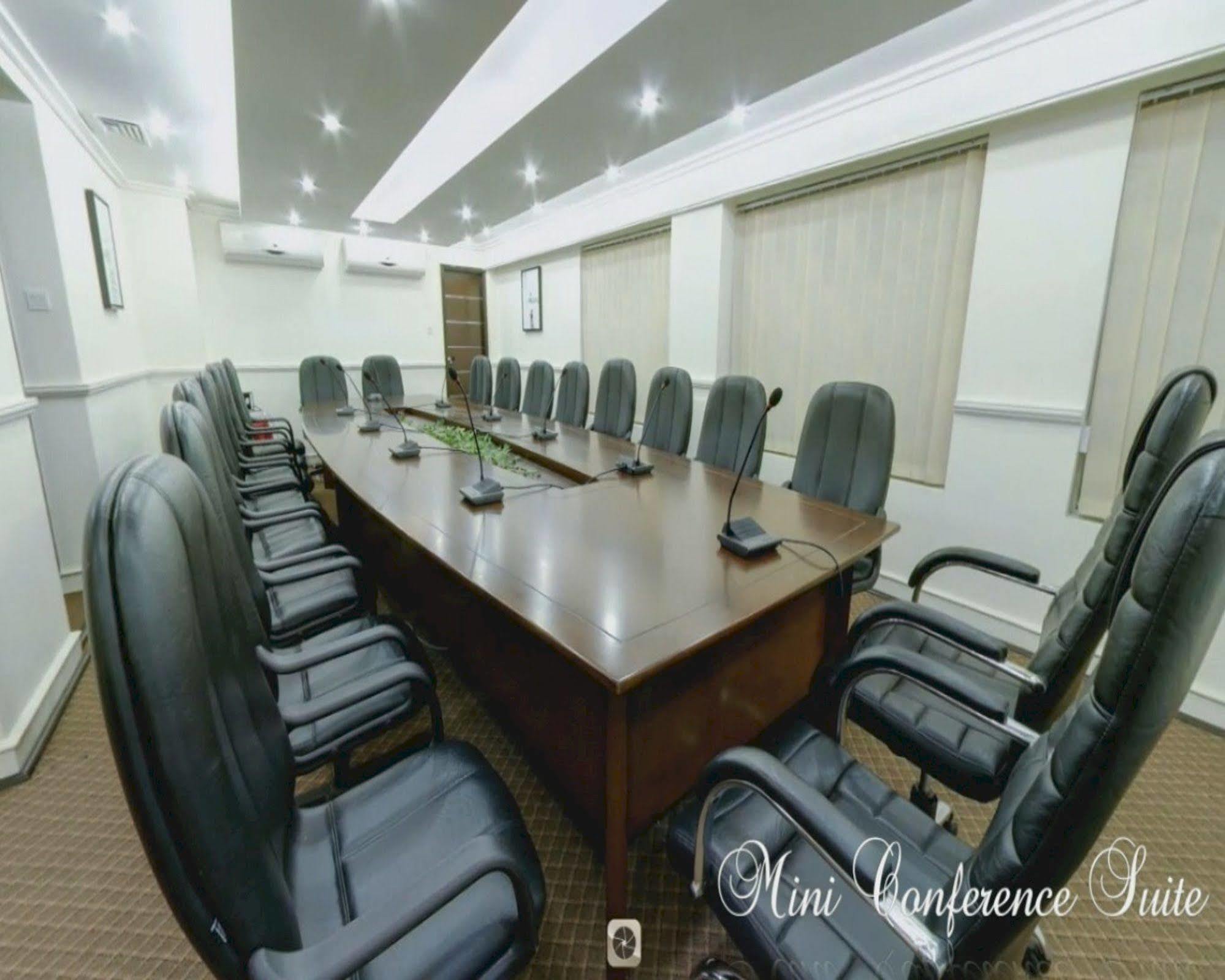 צ'יטגונג Hotel Agrabad Limited מראה חיצוני תמונה